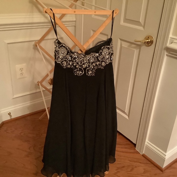 Dress - Picture 1 of 5